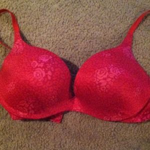 VS Red hot push-up bra