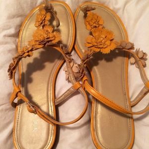 Nine West size 8 sandals