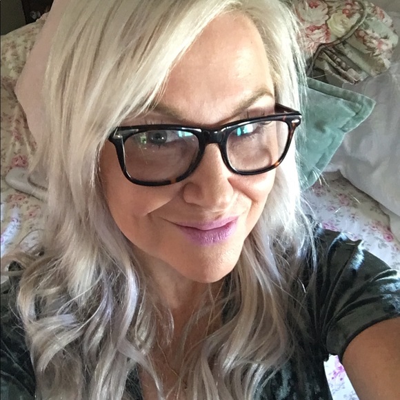 POSH Ambassador 💖 Meet your Seller - Picture 7 of 7