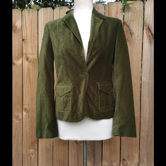 Bass Jackets & Blazers - NWT gorgeous green velvet like blazer!