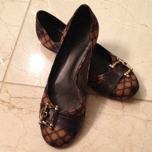 Authentic Tory Burch Buckle flat