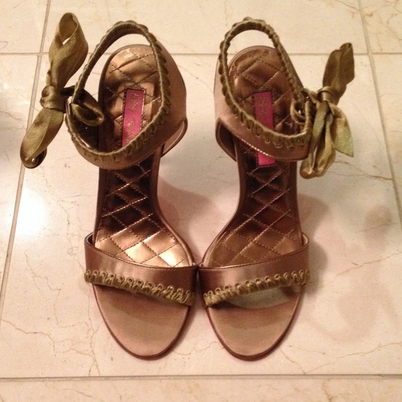 Betsey Johnson Shoes - Betsey Johnson satin pump **reduced price ***