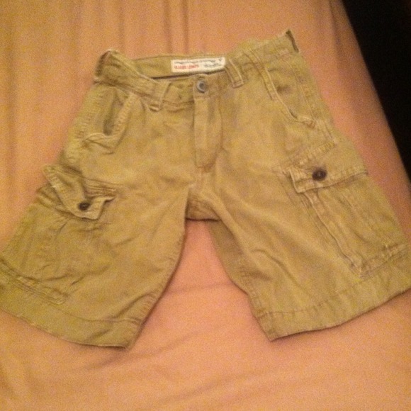 American Eagle khaki cargo shorts