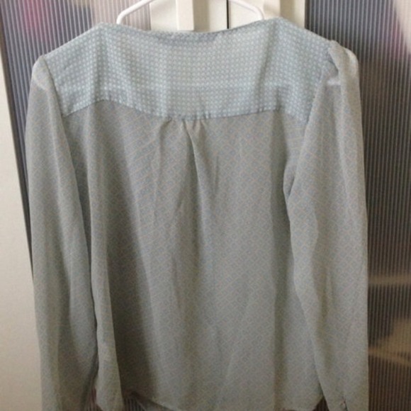 💜💜💜SOLD💜💜💜💜Zara button down blouse - Picture 4 of 4