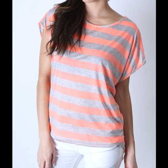 Brand New Green Jersey Tunic w/ Crochet Accent - Picture 2 of 2