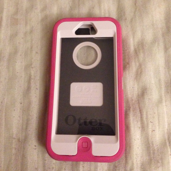 SOLD💥💥Used iPhone 5s and 5otter box case.