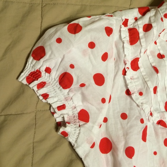 ❤️Red and White Polka Dot Blouse❤️ - Picture 3 of 4