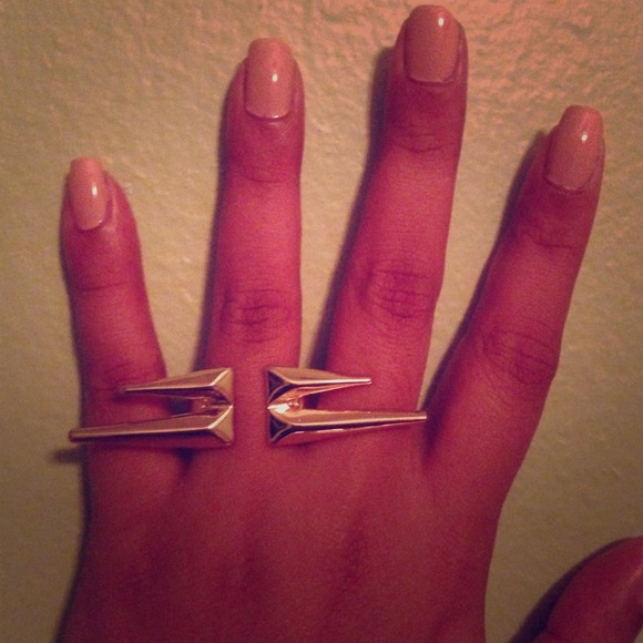 Bcbg generation ring - size 7