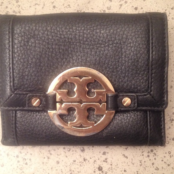 Black leather Tory Burch wallet