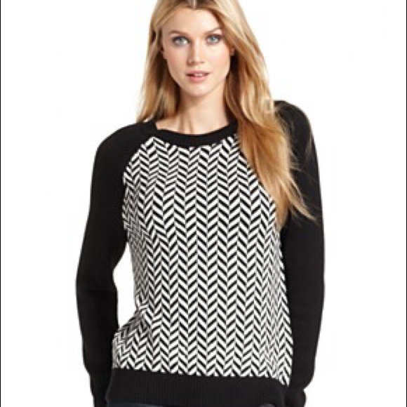 ✨Michael Kors✨chevron high low sweater