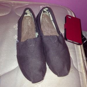 Ash / Grey Canvas Toms