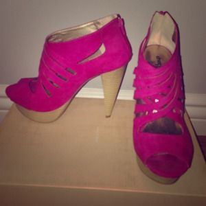 pink strappy never worn 4.5 inch heels
