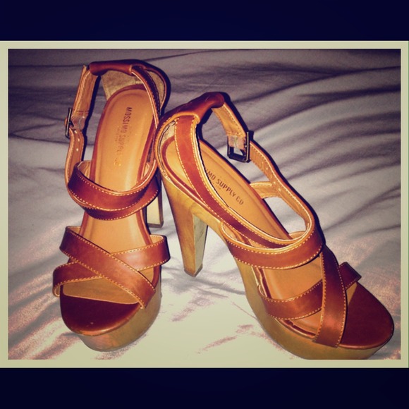 Mossimo Tan/Brown Heels