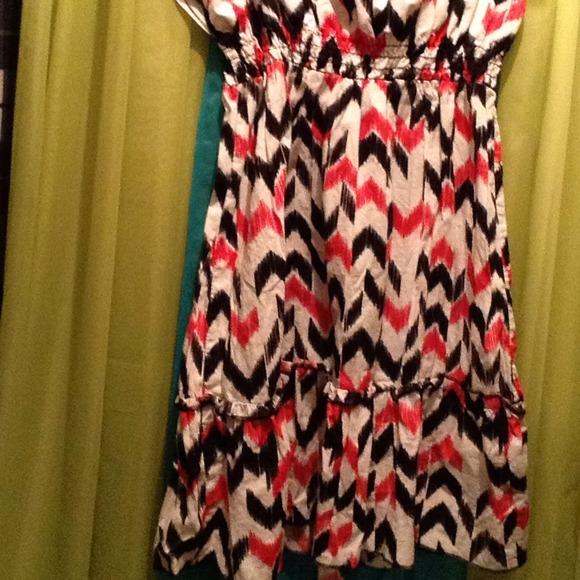 Cute strapless dress - Picture 2 of 2