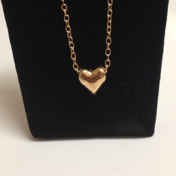 Small Gold Heart Necklace - Picture 3 of 4