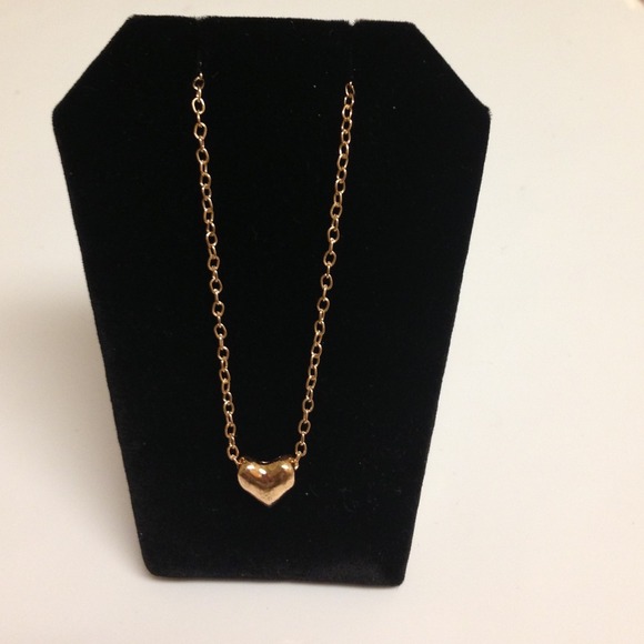 Small Gold Heart Necklace - Picture 4 of 4