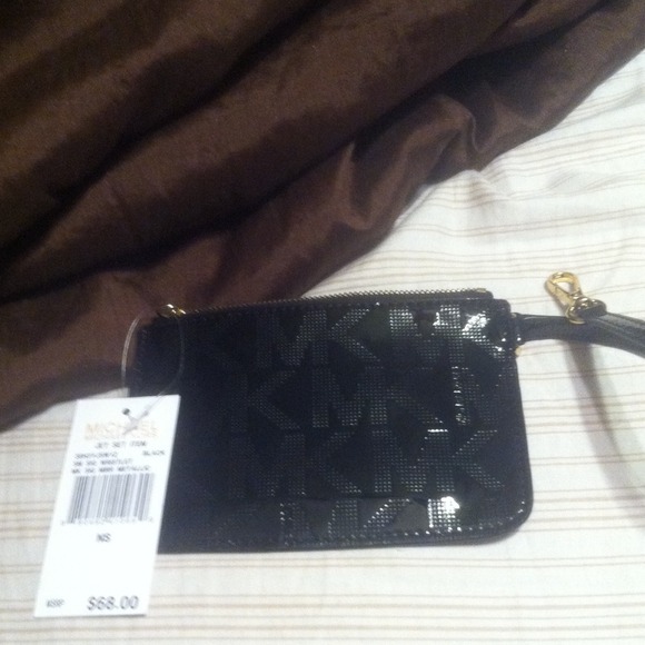 wristlet