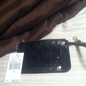 wristlet
