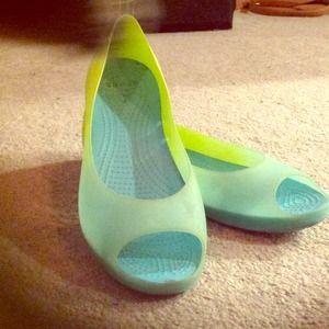 Crocs aqua-green ombré sandals