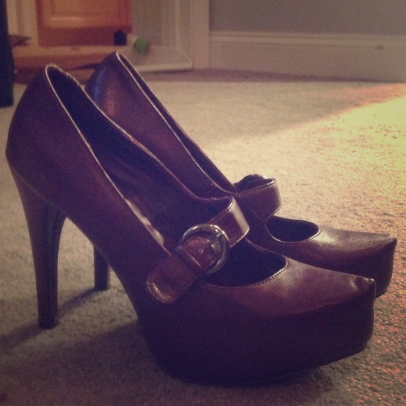Penny loves Kenny 5" violet platform with buckle