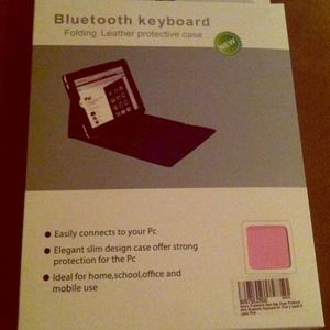 Brand new iPad pink Bluetooth keyboard and cover