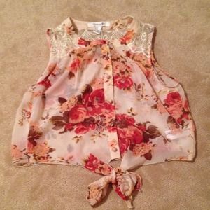 Forever 21 floral tank-top with lace on upper back