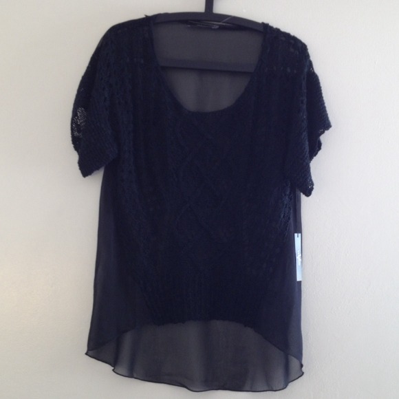 Vertigo knitted top