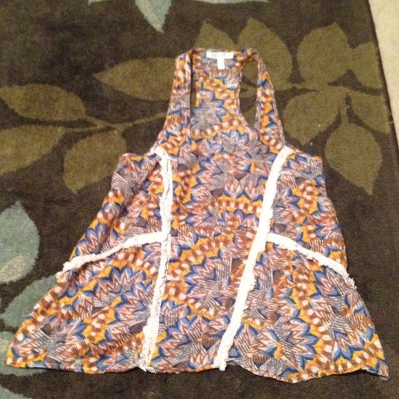 Very cute Delia's top with fringe on the front!