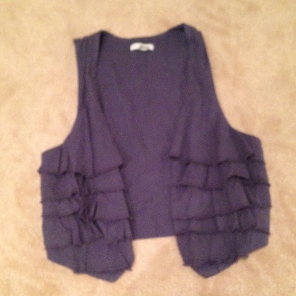 Very cute Navey American eagle vest!!