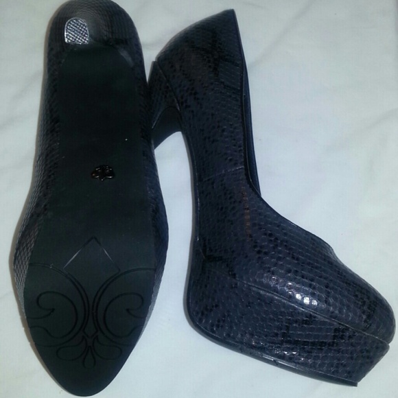 💋👠🔥New Dereon Platform size 8M Faux reptile - Picture 2 of 3