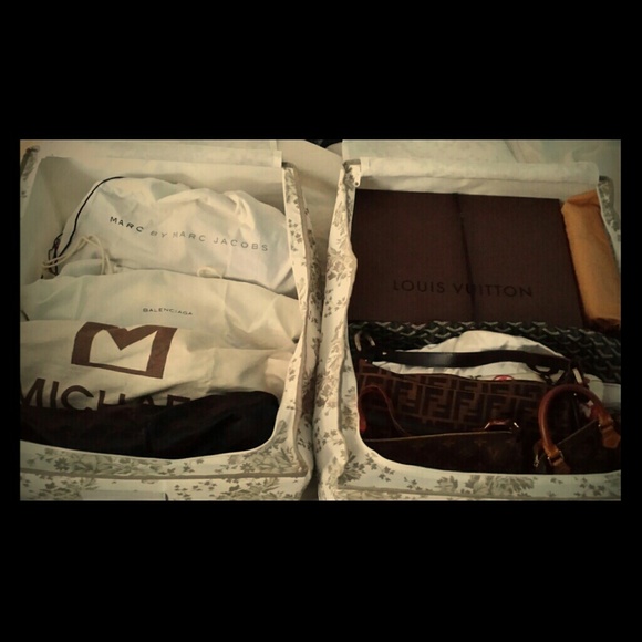 NOT FOR SALE.. JUST A PIC OF SOME OLD BAGS