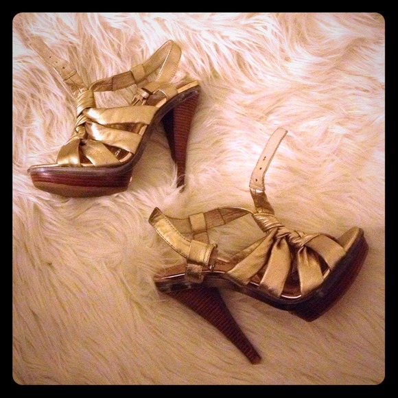 Gold Michael Kors heels w/soft leather upper, Sz 6