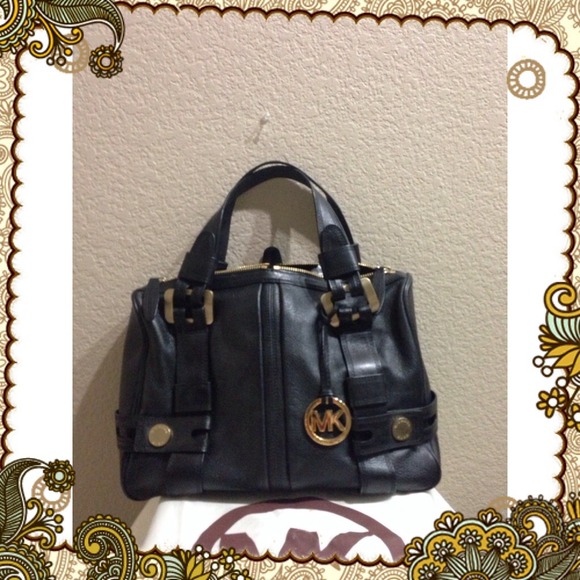 **This beauty is gone**Classic black leather MK
