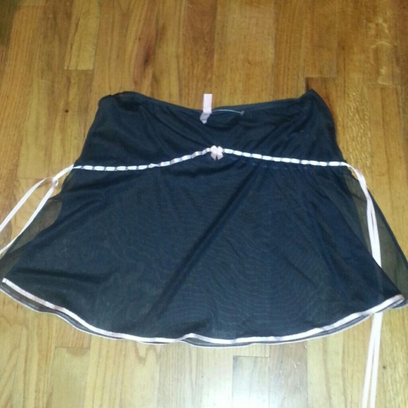 Victoria's secret  Black and pink slip