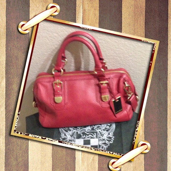 **SOLD **Gorgeous red leader bag from Vince Camuto