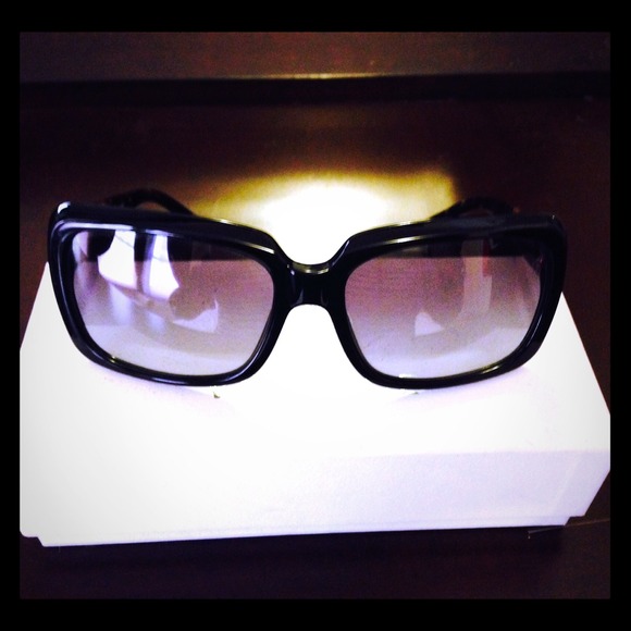 Versace Sunglasses 💯 Authentic! In good condition