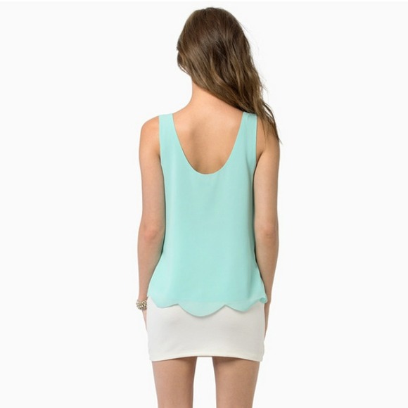 Sold in Bundleπ2xHost pick! π Tobi scalloped top - Picture 2 of 4