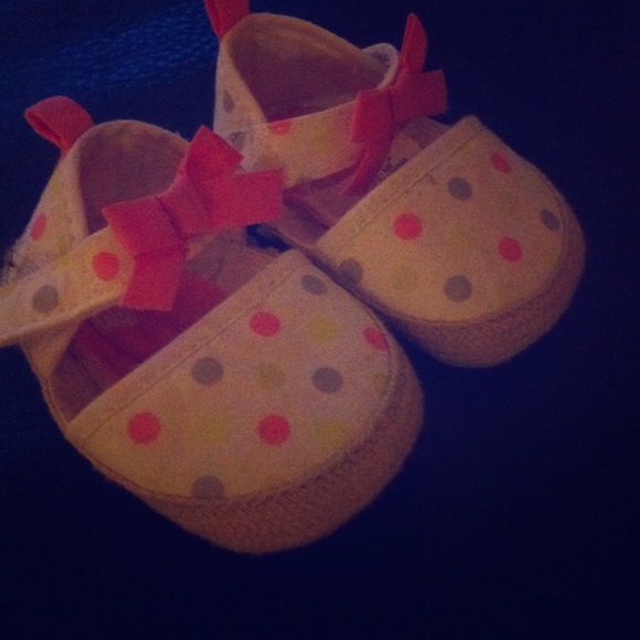 Nwot Carter's newborn baby girls spring shoes