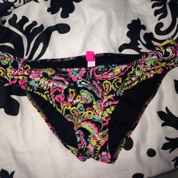 VS swim bottom size S