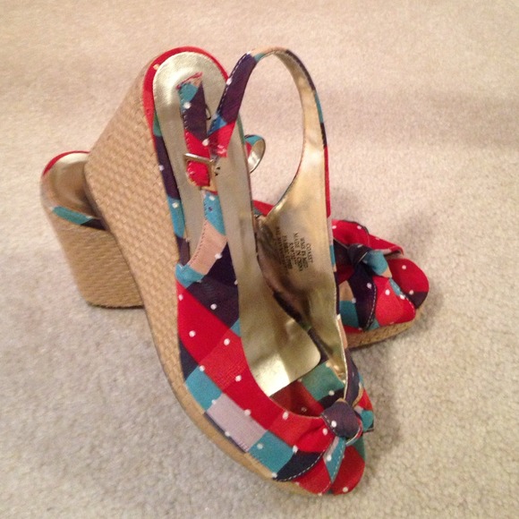 🎀Cute Wedges!!🎀 price REDUCED!!!