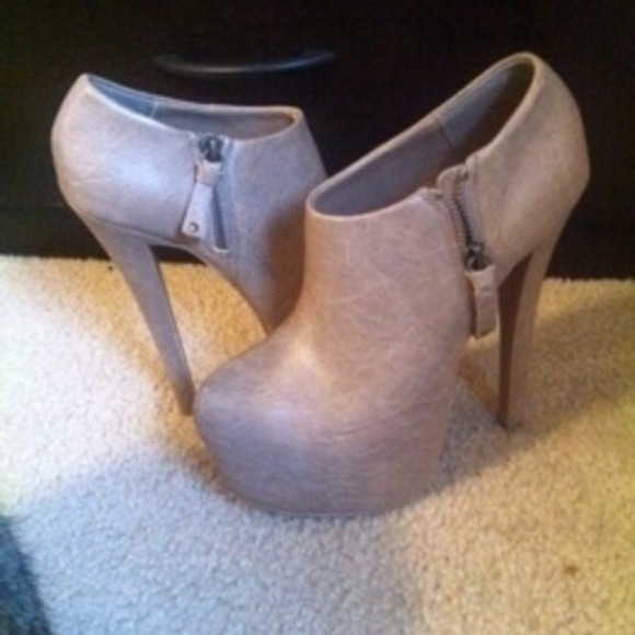 Shoe Republic LA Booties