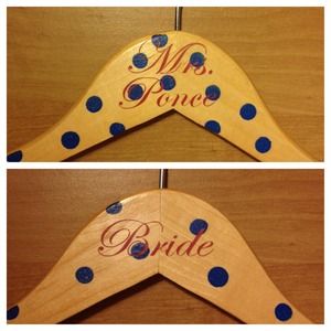 Set of 6 hangers @dodger9