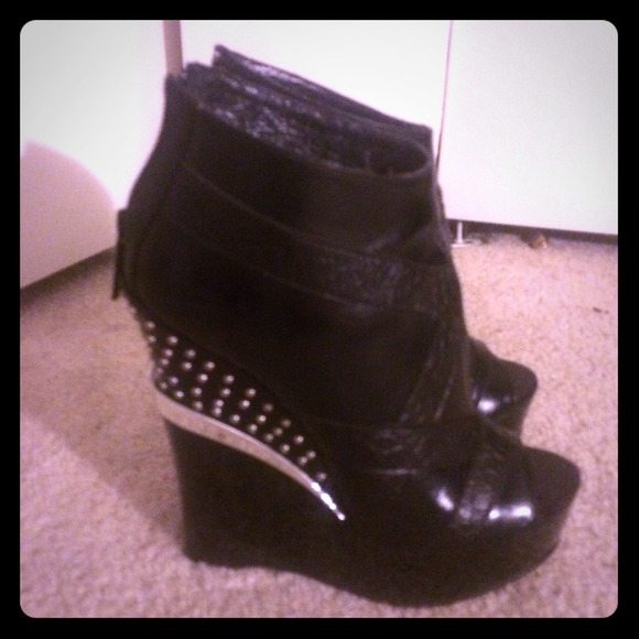 Wedges - Picture 1 of 3