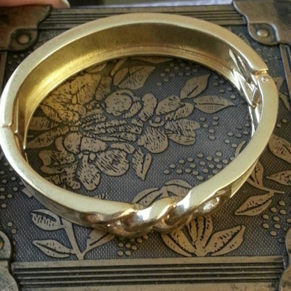 Bracelet - Picture 3 of 3