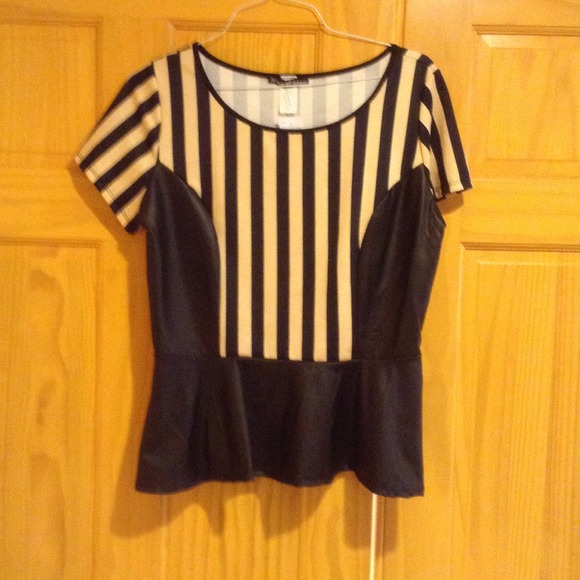 Peplum top,, will fit 1x also