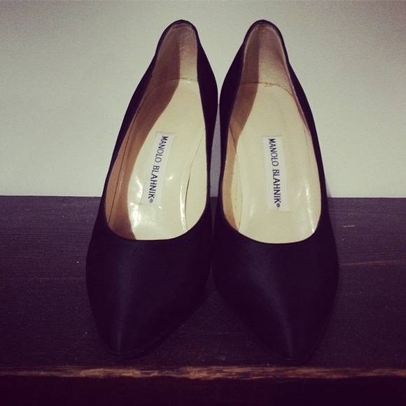 Manolo Blahnik black satin pumps