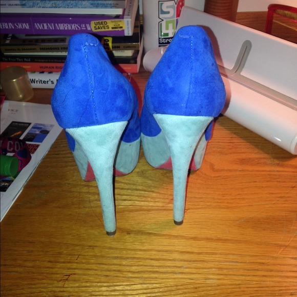 Boutique 9 Color Block Pumps - Picture 2 of 3