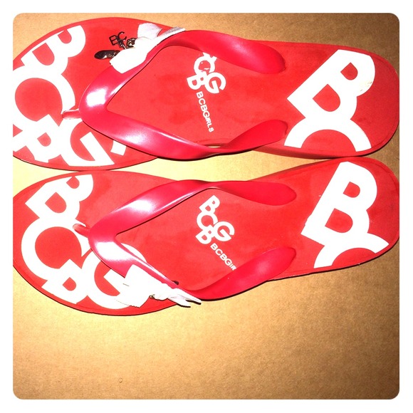 BCBG FLIP FLOPS