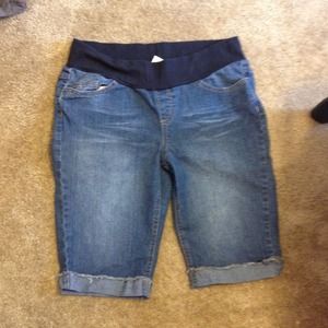 Maternity Capris