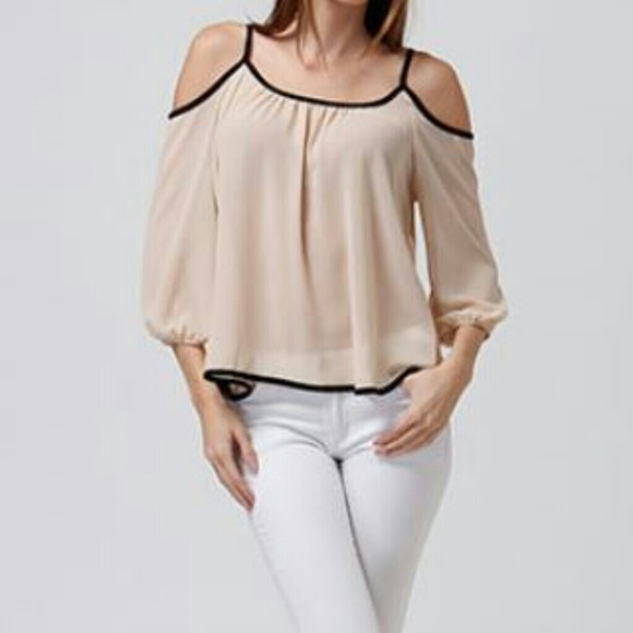 Chic Top - Picture 2 of 3